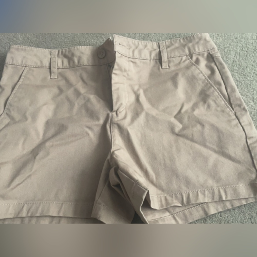 FROCHICKIE SHORTS (khakis)